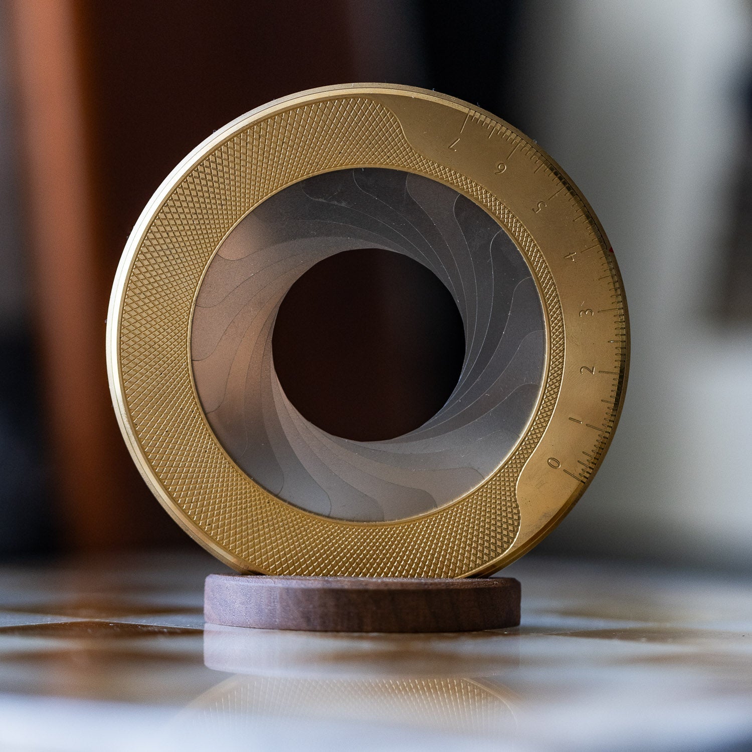 Makers Cabinet Brass & Steel Aperture Drawing Compass - Iris - Tools | Gladfellow