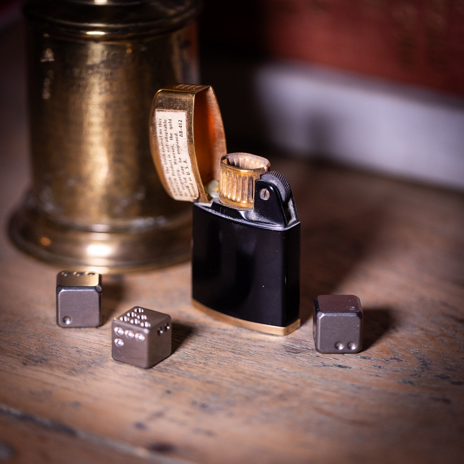 Vintage Ronson Windlite Lighter - Black & Gold - Gladfellow